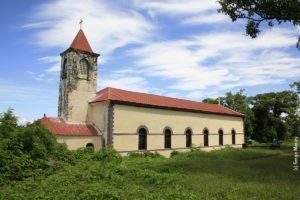 La première église catholique de Madagascar (Sainte Marie) réhabilité pour début février